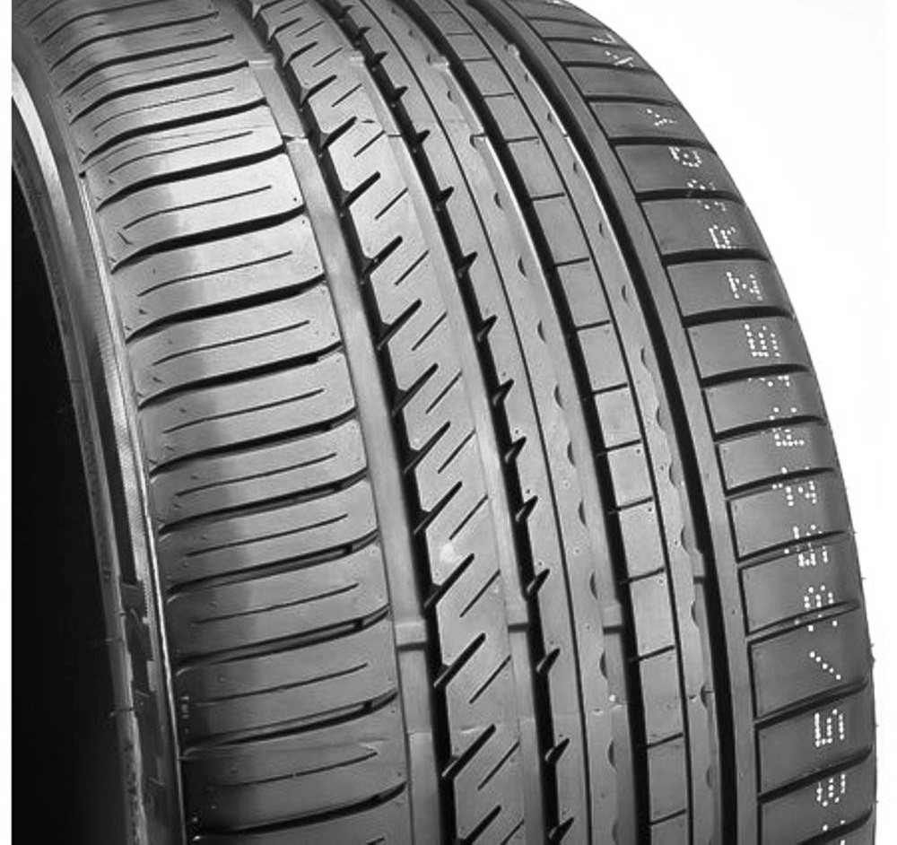 Kinforest KF550-UHP 255/40R19 100Y