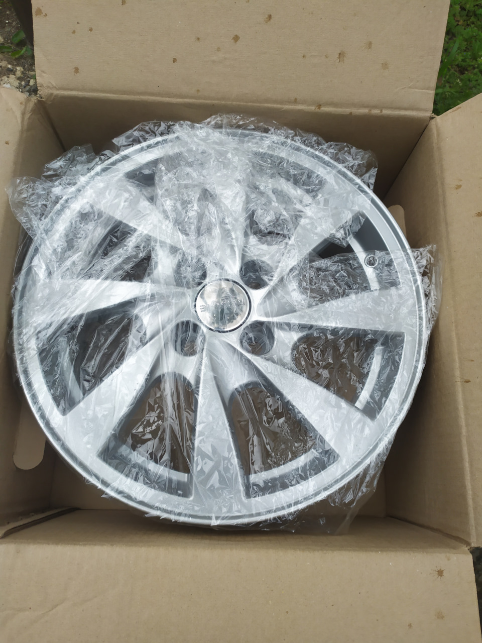 17" 4*100 7,0 ET35 60.0 ANZ-8161 S от магазина Империя шин