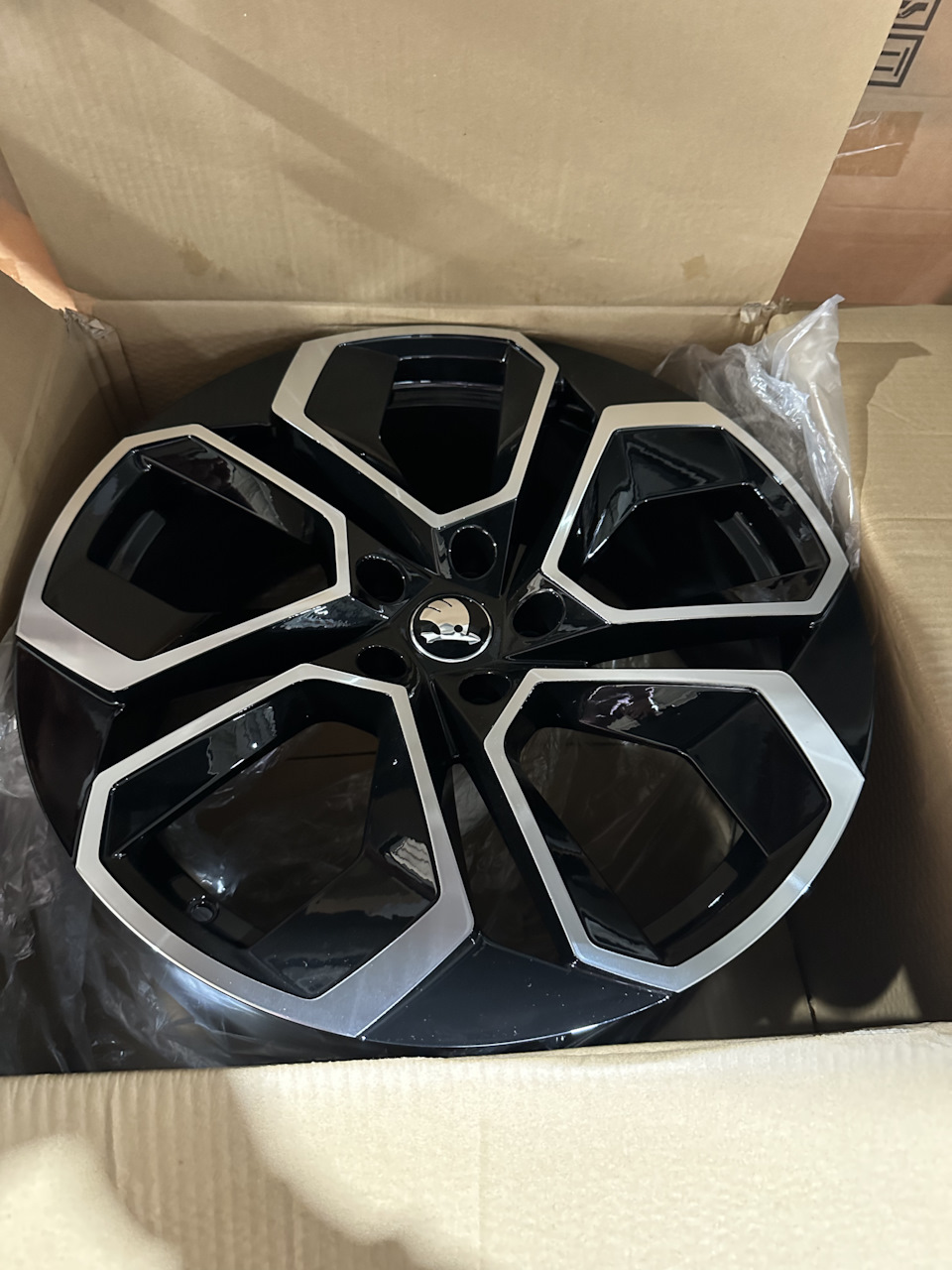 18" 5*112 8,0 ET40 57.0 TS-5561 MB от магазина Империя шин