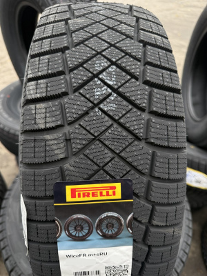 Pirelli Ice Zero Friction 235/50R20 104H