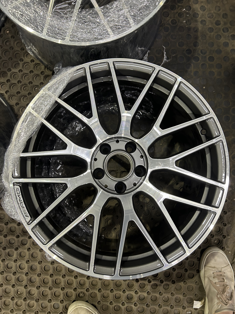 20" 5*112 9,5 ET38 66.45 XN-1622(R) Grey MF от магазина Империя шин