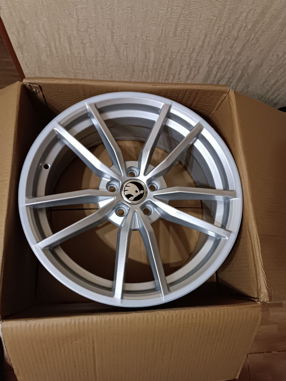 19" 5*112 8.0 ET40 57.0 TS--5419 S от магазина Империя шин