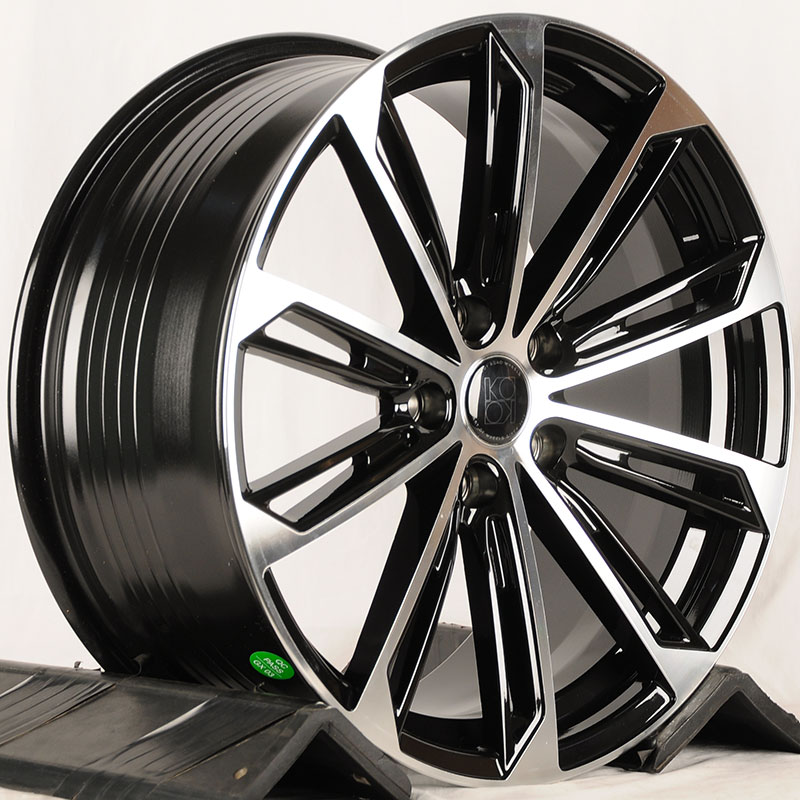 KoKo Kuture FF560 18x8.0" 5x114.3мм DIA 73.1мм ET 38мм Gloss Black+Maching Face от магазина Империя шин