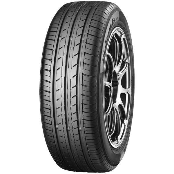 Шины Yokohama BluEarth-Es ES32 215/50R17 95V — Летняя сезон в Гомеле